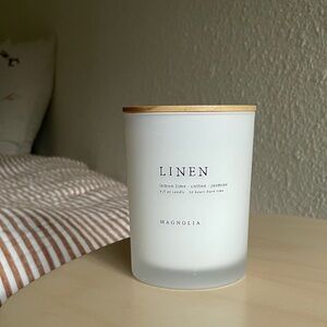 Magnolia Linen Candle